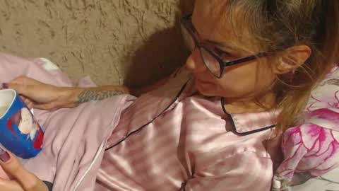 say meow and send tip  online show from September 2025 11:15:01 PM