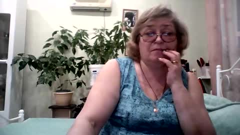 Flowerlower online show from February 2025 02:45:01 PM