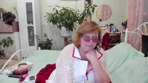 Flowerlower online show from October 2025 07:00:01 PM