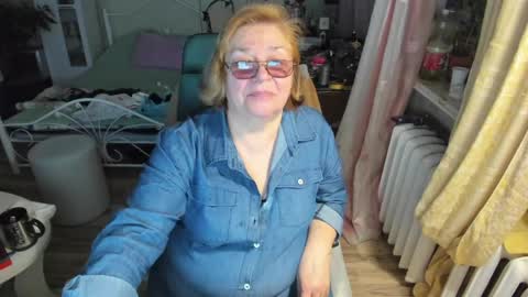 Snapshot of flowerlover8 chatting on April 2026 06:20:01 PM Flowerlower online show from April 2026 06:20:01 PM