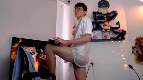 flowers109 online show from December 2024 07:59:02 PM