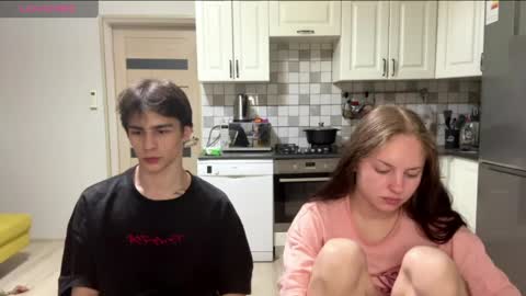 flowerscouple online show from April 2026 10:22:02 PM