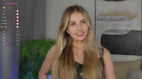 Adeline online show from September 2025 03:46:01 PM