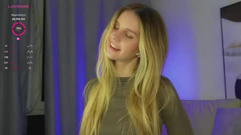 Adeline online show from October 2025 05:17:01 PM