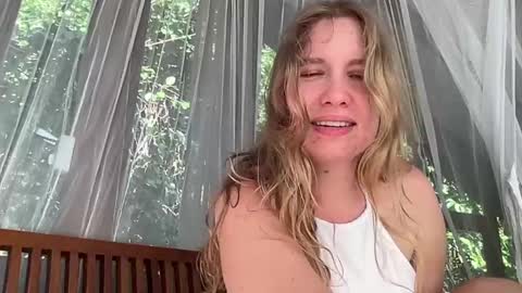 Snapshot of fluffy_bunnyxxx chatting on January 2025 09:02:01 AM fluffy_bunnyxxx online show from January 2025 09:02:01 AM