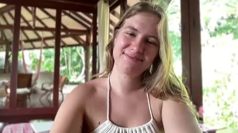 Snapshot of fluffy_bunnyxxx chatting on February 2025 04:19:02 AM fluffy_bunnyxxx online show from February 2025 04:19:02 AM