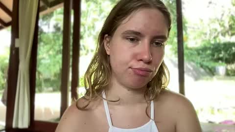 Snapshot of fluffy_bunnyxxx chatting on February 2025 04:11:01 AM fluffy_bunnyxxx online show from February 2025 04:11:01 AM