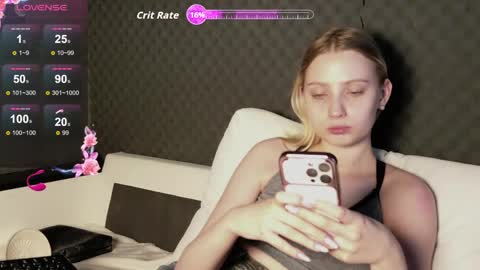 Snapshot of fluffy_cloude chatting on May 2026 06:19:02 AM fluffy_cloude online show from May 2026 06:19:02 AM