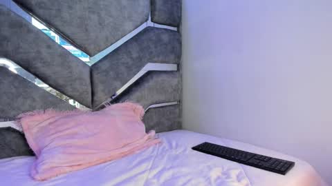 Flufi 740 online show from December 2025 12:32:01 PM