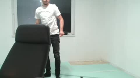 independent model online show from February 2025 08:00:01 PM