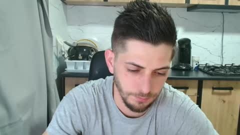 independent model online show from February 2025 10:50:02 PM