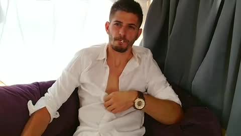 independent model online show from September 2025 10:26:02 AM