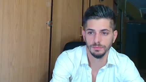 independent model online show from September 2025 06:30:01 PM