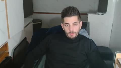 independent model online show from November 2025 03:35:01 PM