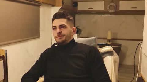 independent model online show from March 2026 05:26:01 PM