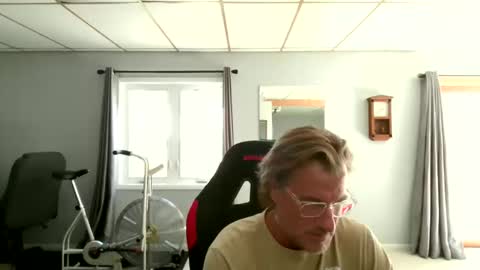 foodforcatfists online show from February 2026 08:37:02 PM