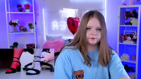 Snapshot of footfetish_baby chatting on February 2025 11:36:02 PM Molly online show from February 2025 11:36:02 PM