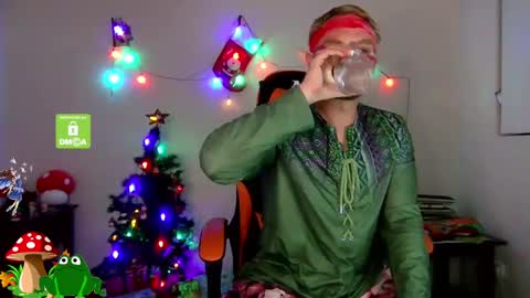 Snapshot of forest_brat chatting on December 2024 09:29:02 AM forest brat online show from December 2024 09:29:02 AM