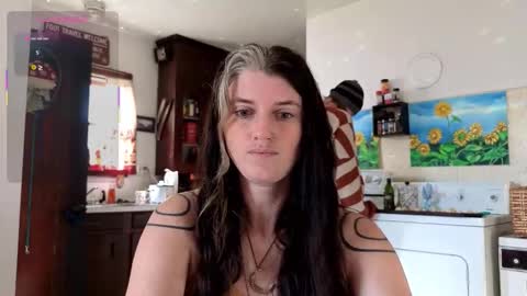 forestdarling online show from November 2025 08:35:02 PM