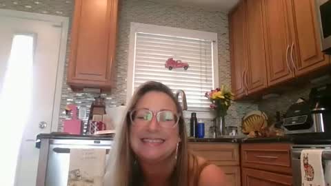 Aleesa online show from February 2025 01:44:02 PM