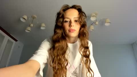 Kira online show from September 2025 01:54:01 AM