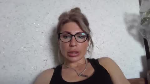 fox_red_lady7 online show from April 2026 11:19:01 AM