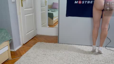 Snapshot of foxeslovefoxes chatting on December 2024 01:32:01 PM CUSTOM PHOTOS AND VIDEOS - online show from December 2024 01:32:01 PM