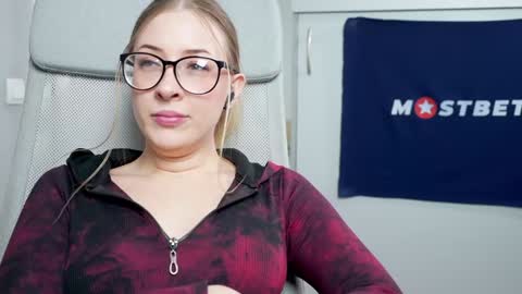 Snapshot of foxeslovefoxes chatting on January 2025 05:22:02 PM CUSTOM PHOTOS AND VIDEOS - online show from January 2025 05:22:02 PM