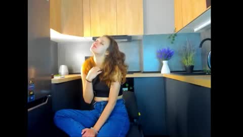 Lily online show from November 2025 07:30:01 AM