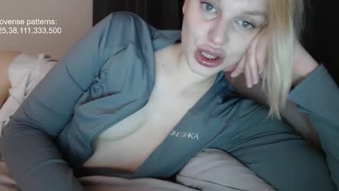 i am your baby Alien  online show from November 2025 07:46:02 PM