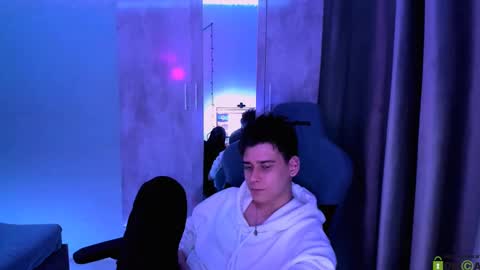 Foxicfu online show from March 2025 03:30:02 PM