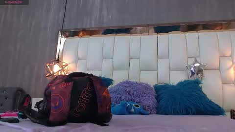 Snapshot of foxxy_dolce chatting on January 2026 02:33:01 PM Foxxy online show from January 2026 02:33:01 PM