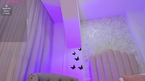 Foxy online show from November 2025 08:33:02 PM