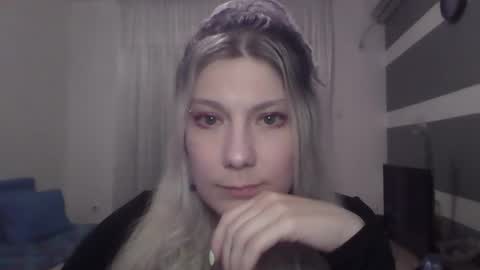 Snapshot of foxy_bright chatting on March 2026 07:09:01 PM foxy_bright online show from March 2026 07:09:01 PM