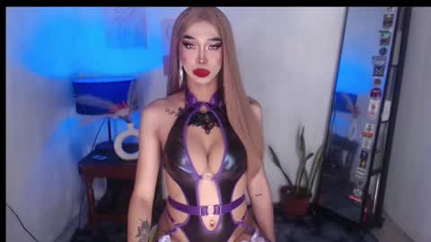foxy_goddess online show from October 2025 01:39:02 AM