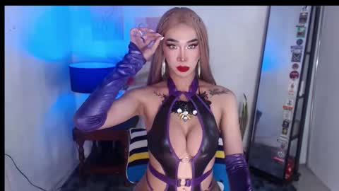 foxy_goddess online show from November 2025 04:15:02 AM
