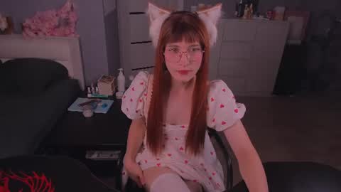 Snapshot of foxy_jpg chatting on July 2026 01:20:01 AM Sue online show from July 2026 01:20:01 AM