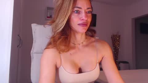 Adela - Single mom. 40 y online show from October 2025 06:36:02 AM