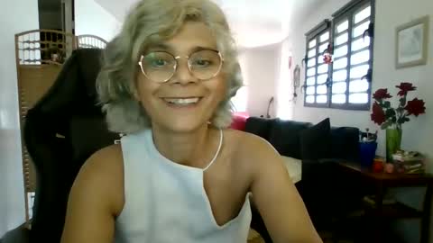 francelune online show from December 2024 05:29:02 AM