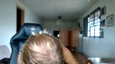 francelune online show from November 2025 11:31:01 AM