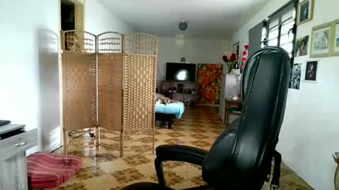 francelune online show from February 2026 07:04:02 AM