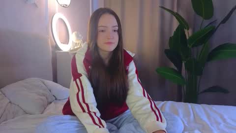 Snapshot of francessmason chatting on February 2026 07:51:02 AM Marybrown eye Katy gray eye online show from February 2026 07:51:02 AM