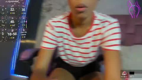 Laura online show from October 2025 07:22:02 PM