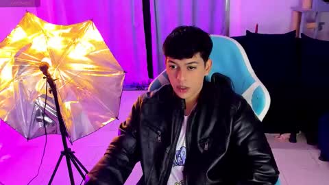 frank online show from November 2025 09:03:02 PM