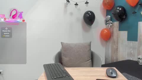 Frank online show from October 2025 05:13:02 PM