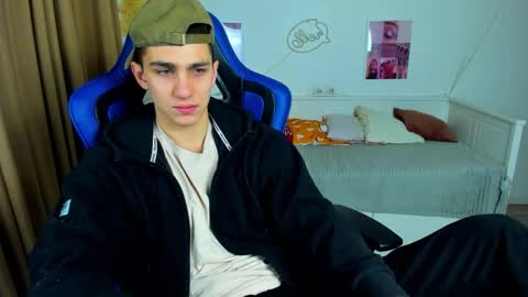 Frank online show from November 2025 04:45:02 AM