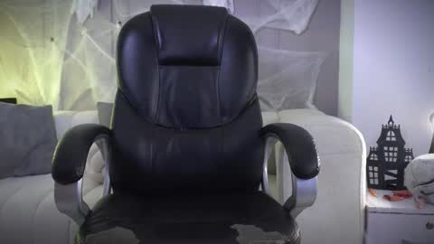 Frank Farrell. Hey remember to give me a thumbs up Ty online show from November 2025 08:00:01 PM