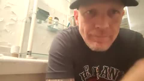 Famous Blue Eyes online show from April 2026 02:33:01 AM