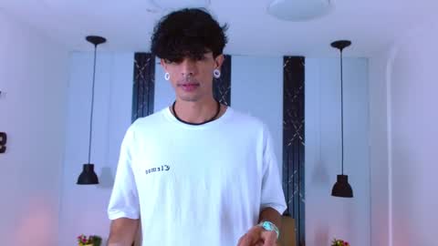 Snapshot of franvill_trato chatting on September 2025 07:28:02 PM Franvill trato online show from September 2025 07:28:02 PM