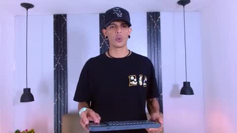 Snapshot of franvill_trato chatting on September 2025 07:51:02 PM Franvill trato online show from September 2025 07:51:02 PM